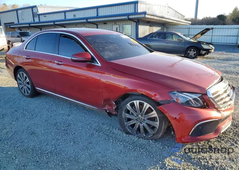 2018 Mercedes-Benz E 300 z USA, uszkodzony, nr VIN WDDZF4JB2JA445032